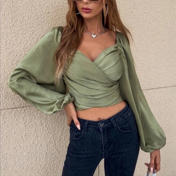 Gorgeous ๐ Crop Top! ๐ - Picture 5 of 6